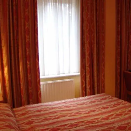 Albert Hotel