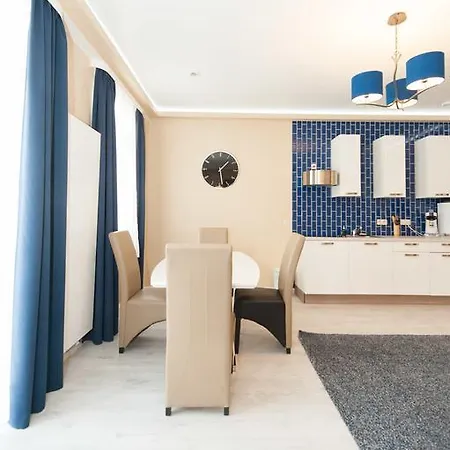 Aparthotel De France 1 2*