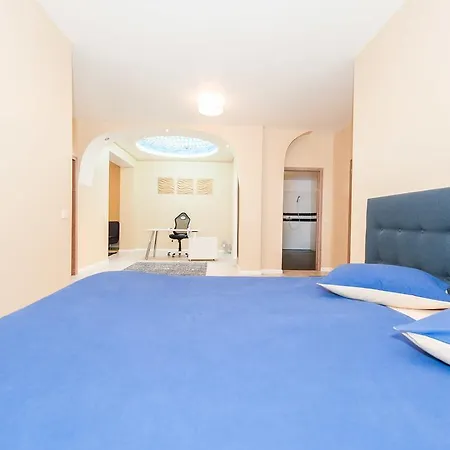 Aparthotel De France 1 2*