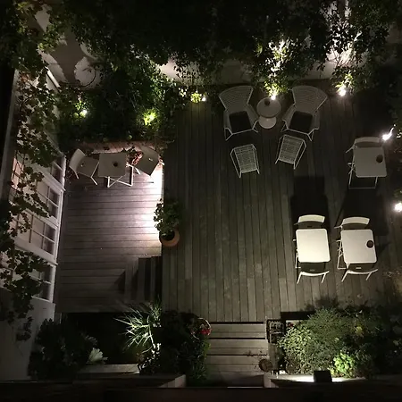 Bed & Breakfast Fish Market 4*