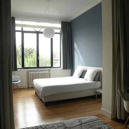 Living In Brûsel, Urban