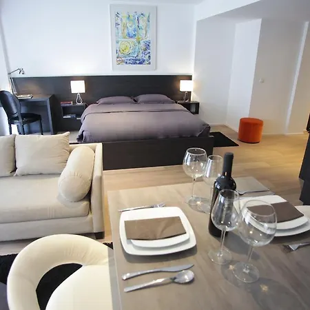 Flat Moliere Apartment *