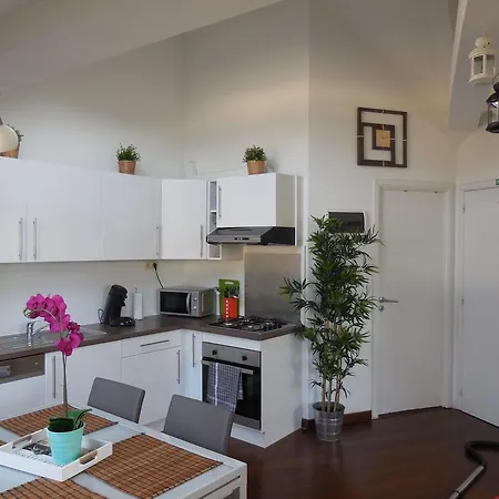 Apartment Centre