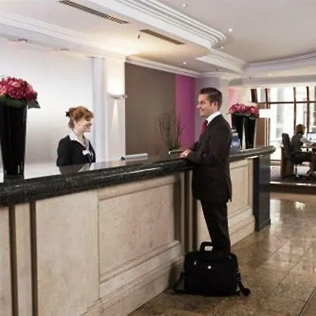 Pentahotel Centre 4*