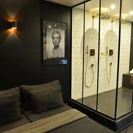 Appartement Avec Jacuzzi Sauna Privatif *