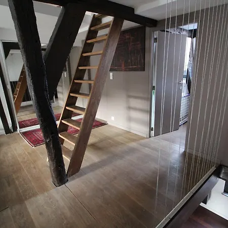 86 Downtown House Feriehus *