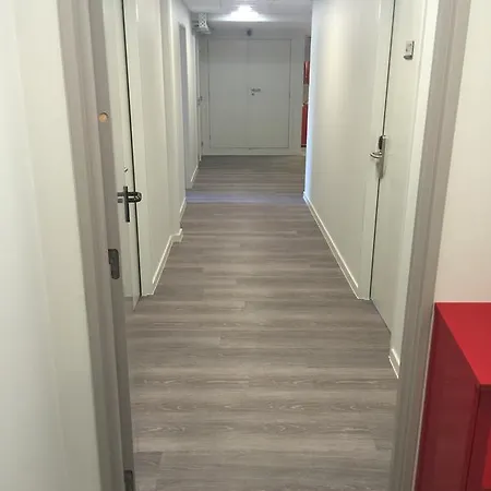 Des 3 Fontaines Hostel *