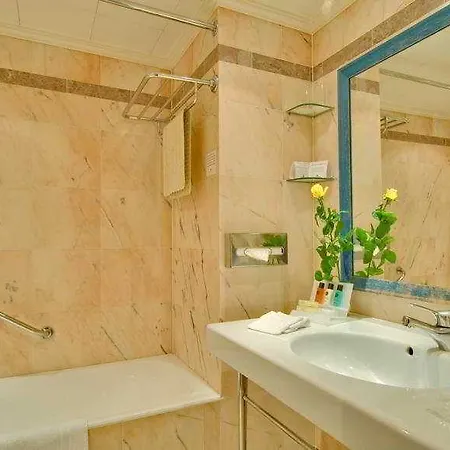 Crowne Plaza Europa ホテル 4*