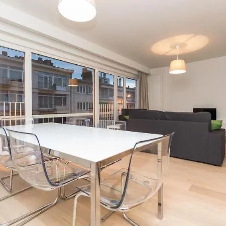 B-aparthotels Louise Aparthotel 3*