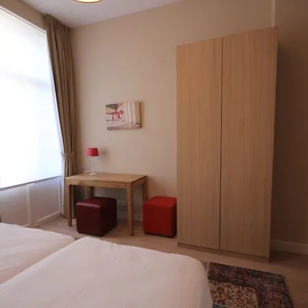 Hooome Bed & Breakfast
