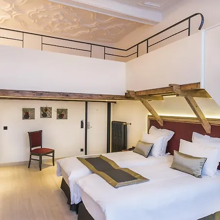 Agora Grand Place Hotell 3*