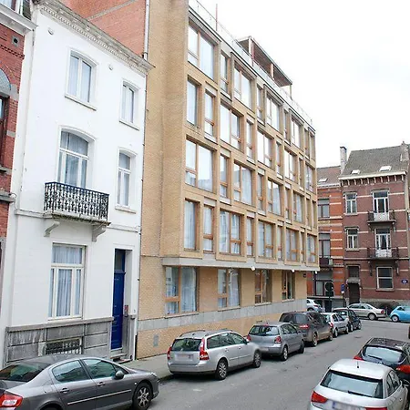 9hotel Chelton Hotell