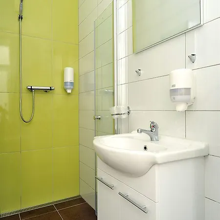 Mirabeau Hotel 2*