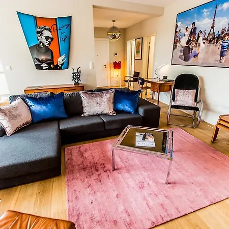 Apartment 3 Bedrooms Penthouse/ Terrace Louise