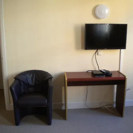 Queen Mary Hotel 3*