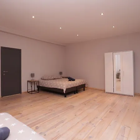Parlamentarium Apartment