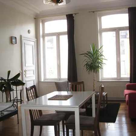 Anspach Flat