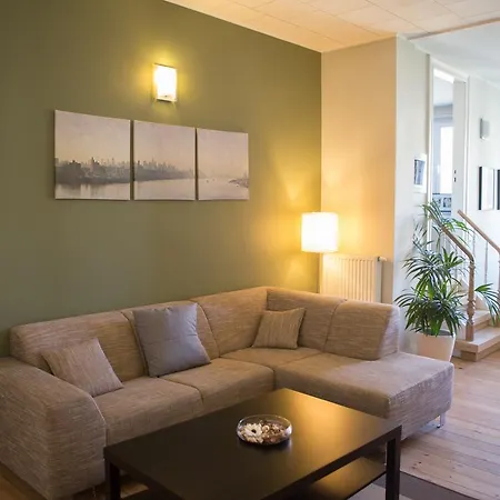 Aparthotel Urban Eu 2*