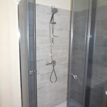 Hotel The 2*