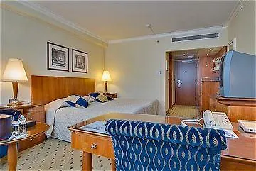 ホテル Crowne Plaza Europa 4*