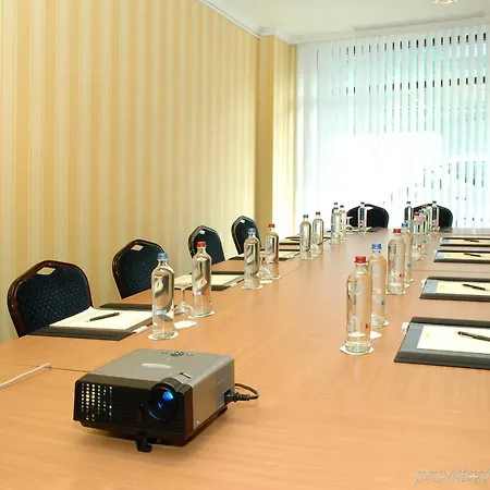 Le Chatelain Hotel 5*
