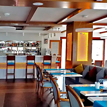 Fly Lounge Nocleg ze śniadaniem
