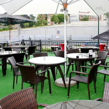 Fly Lounge Nocleg ze śniadaniem 3*