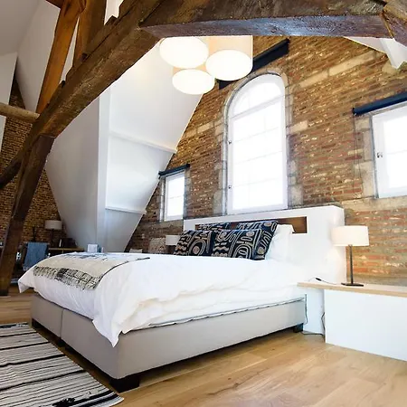 Les De Martin Pensión