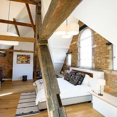 ゲストハウス レ シャンブル ドゥ マルタン 4*