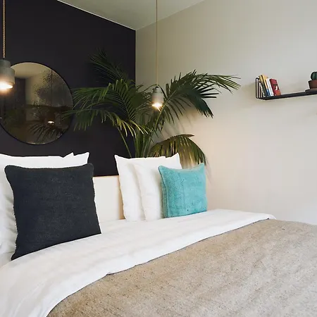 Latroupe Jardin Secret Hotell Saint-Gilles