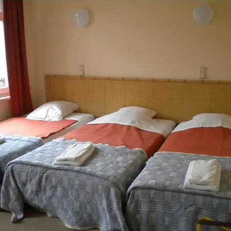 Queen Mary Hotel 3*