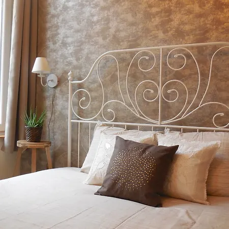 Hotel The 2*