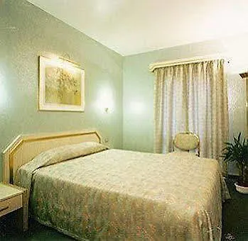 Hotel Le Chantecler 2*