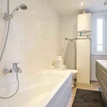 1 Bedroom Near Louise/chatelain Brüssel