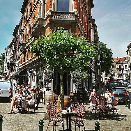 1 Bedroom Near Louise/chatelain Apartamento *