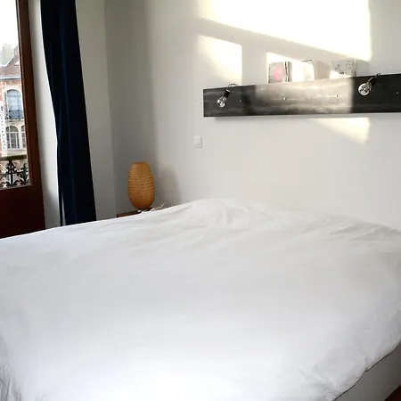 Near Horta/louise 1 Bedroom