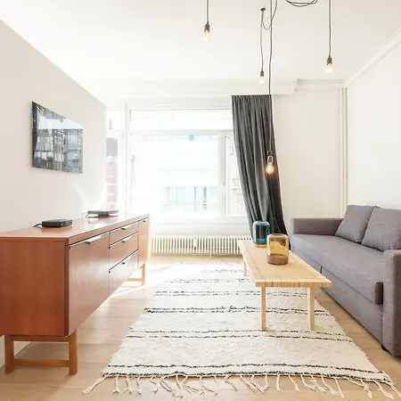 Apartamento Studio Art Moderne Near Louise/chatelain *