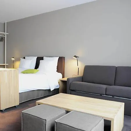 9hotel Chelton Hotell