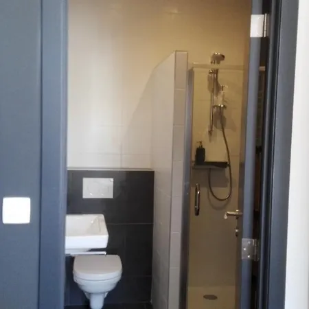 לינה וארוחת בוקר 36