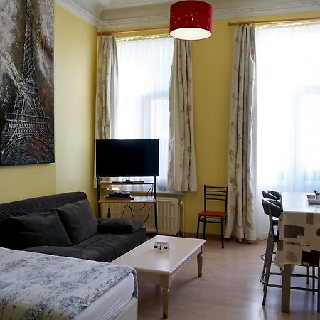 Apartment Marco Polo Midi Brussels