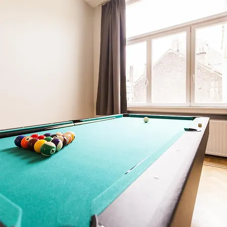 Schuman Square - Eu Apartman *