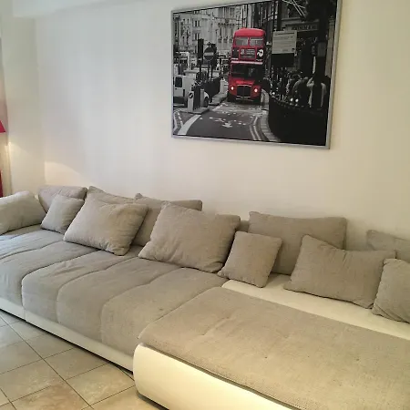 City Center Grand Place Apartment *