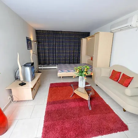 European Union Flat بروكسل