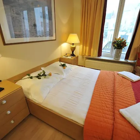 European Union Flat شقة *