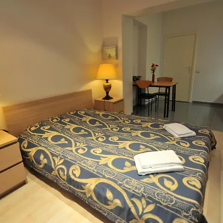 European Union Flat شقة *