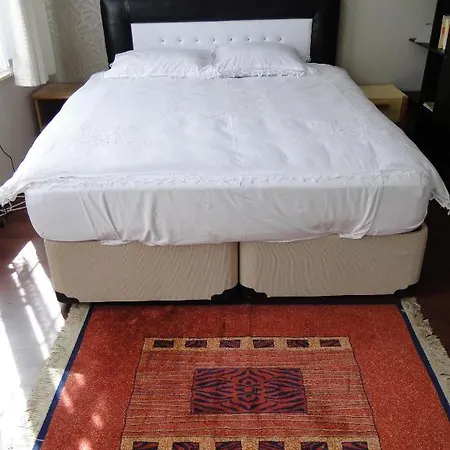 La Zarin Bed and breakfast