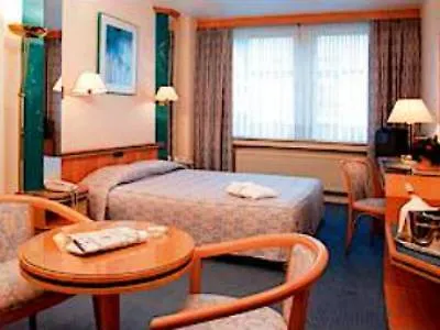 Otel The Usual 4*