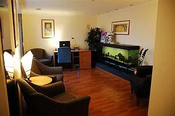 9hotel Chelton Hotell