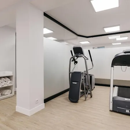 Отель Catalonia Grand Place Брюссель