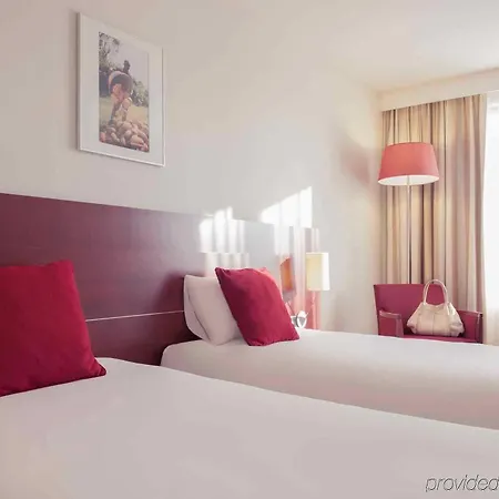 Mercure Airport Hotel 3*